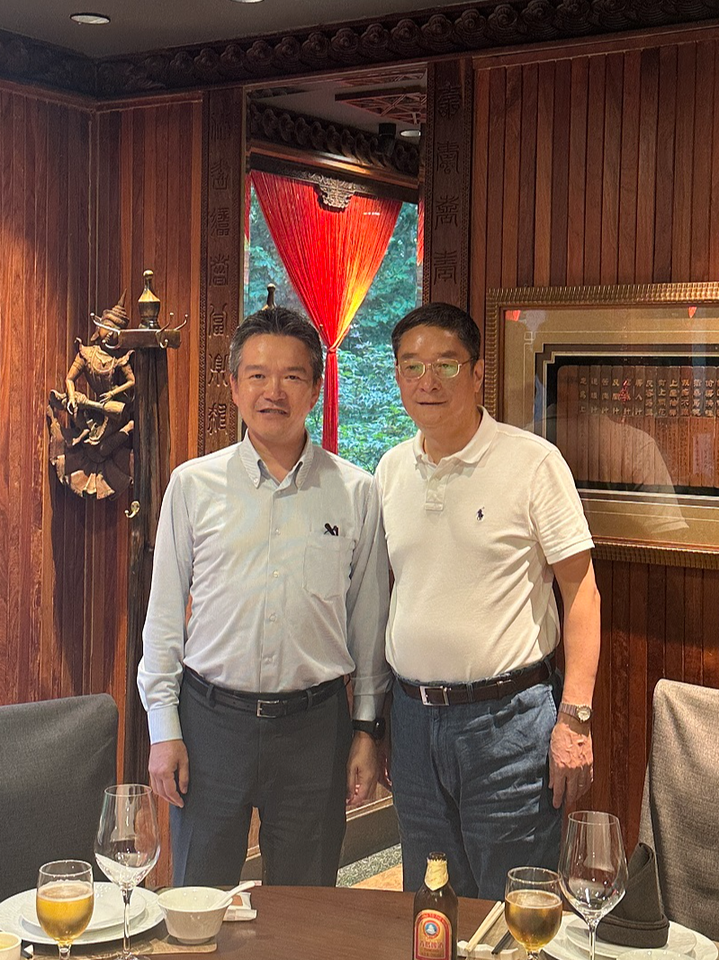 蔡建新總經(jīng)理與4月1日到任的丸紅（上海）有限公司董事長(zhǎng)、總經(jīng)理米谷陽一先生會(huì)面